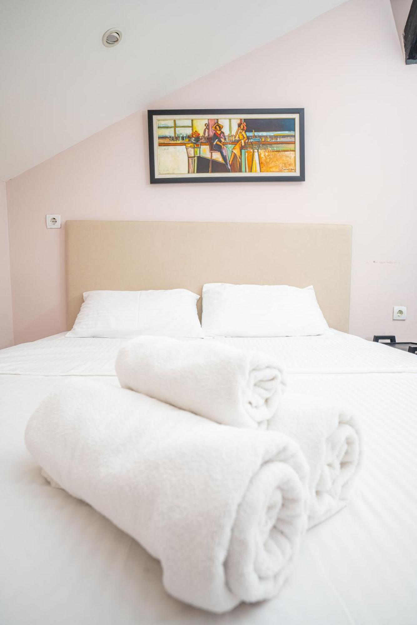 He-Ra Apartments With Free Parking Скопье Экстерьер фото